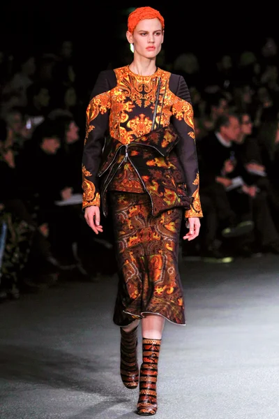 Look 22